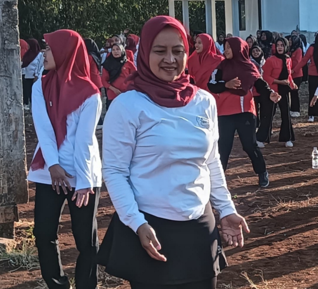 Jaga Kesehatan dan Kebugaran, Danramil Jogorogo Ikuti Roadshow Perwosi Bersama Forpimcam
