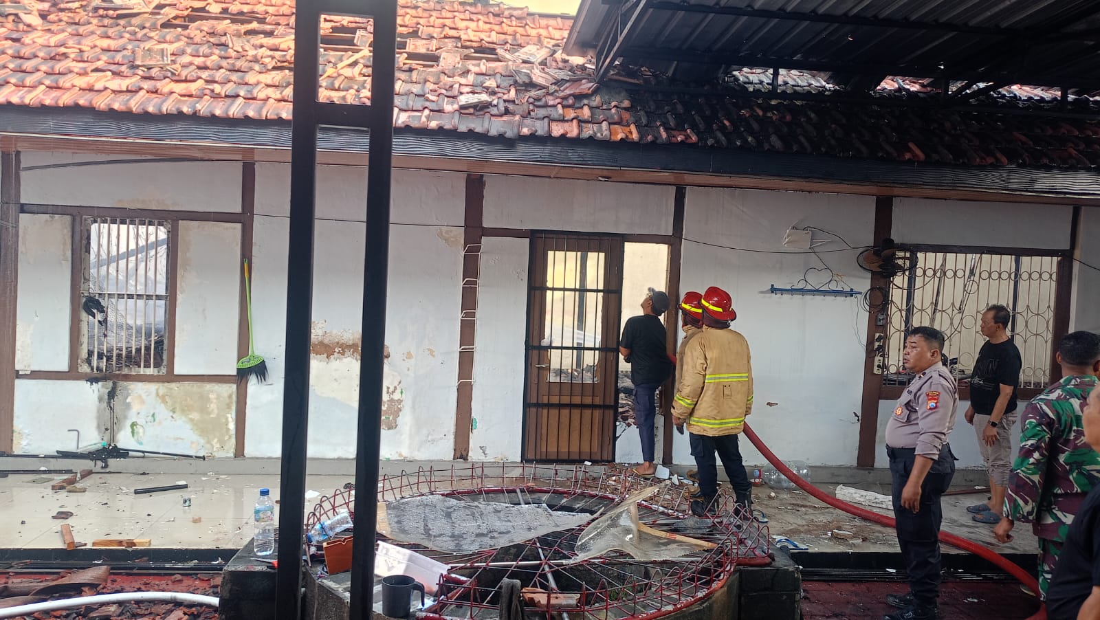 Api Padam, 305 Napi Lapas Ngawi Dievakuasi: Polisi Dalami Penyebab Kebakaran